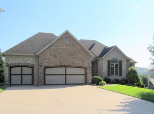6316 S Riverbend Rd, Springfield, MO 65810