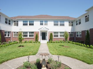 2145 NE Hancock St #8, Portland, OR 97212