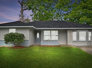 10201 Royal Oaks Dr, Houston, TX 77016