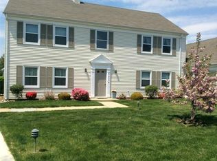 653 N Yorktown Ln, Monroe Township, NJ 08831