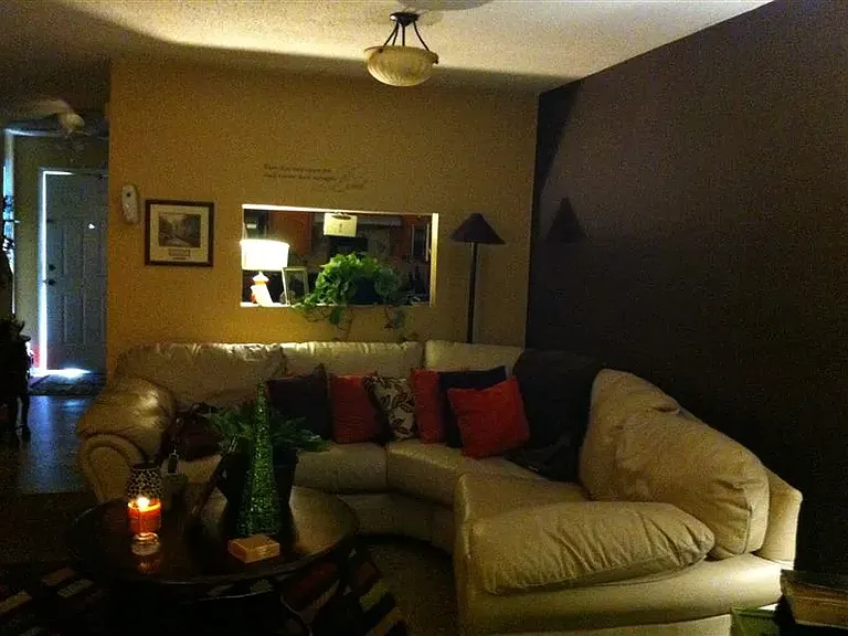 Alexander Court — Photo 1