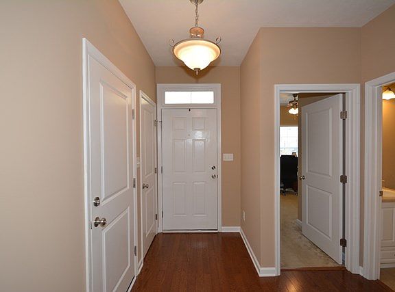 5th image of 718 Kensey Park Ln