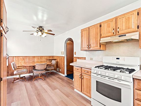 4th image of 132 S Weston Ave