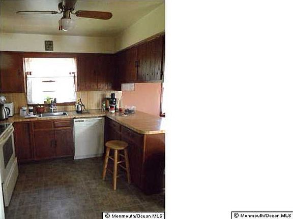 2nd image of 1476 Kerry Ct