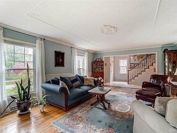 4th image of 206 Beverly Pl
