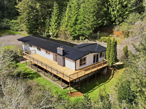 1395 Ingersoll St, Coos Bay, OR 97420