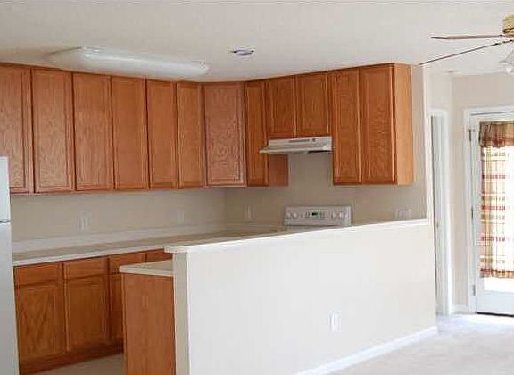 3rd image of 203 Seneca River Dr