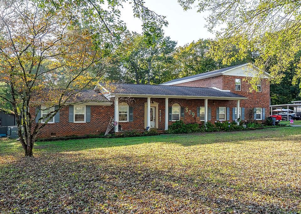 1st image of 309 S Arrowhead Dr