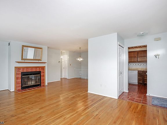 5th image of 26 Brandywyne Dr