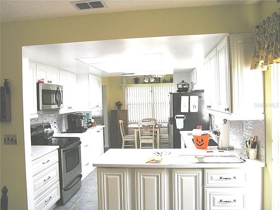 5th image of 1605 Leland Dr #72