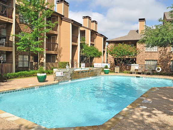 Hilton Head Apartments Pool