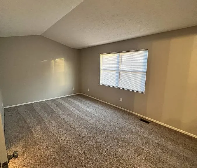 3909 Heatherglen Dr — Photo 12