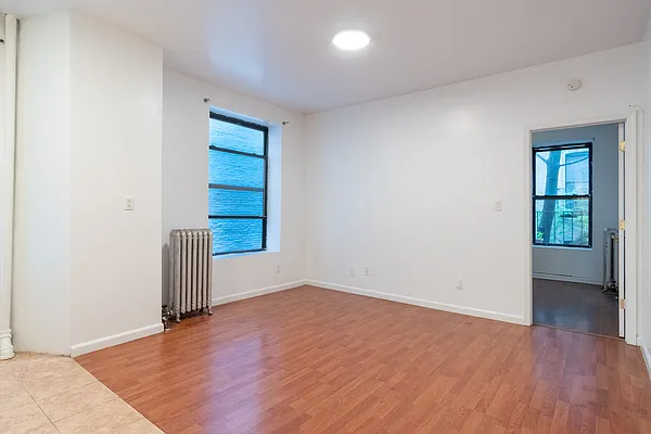 Rented by Julianna Realty Corp | media 15