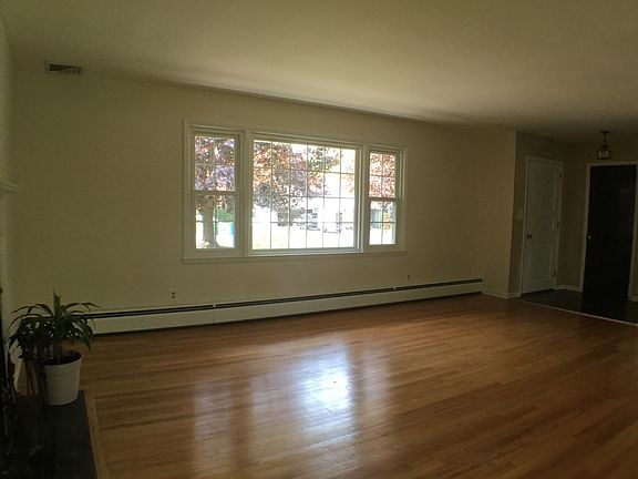 Living Room with fireplace