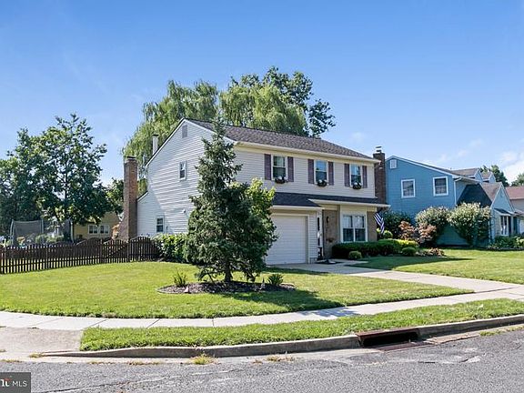 2nd image of 170 Thornwood Dr