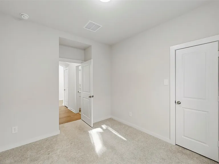 29821 Ellwood Ln — Photo 6