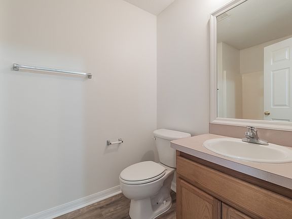 5th image of 502 Paulling Dr #1