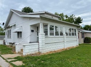 1418 13th St, Charleston, IL 61920