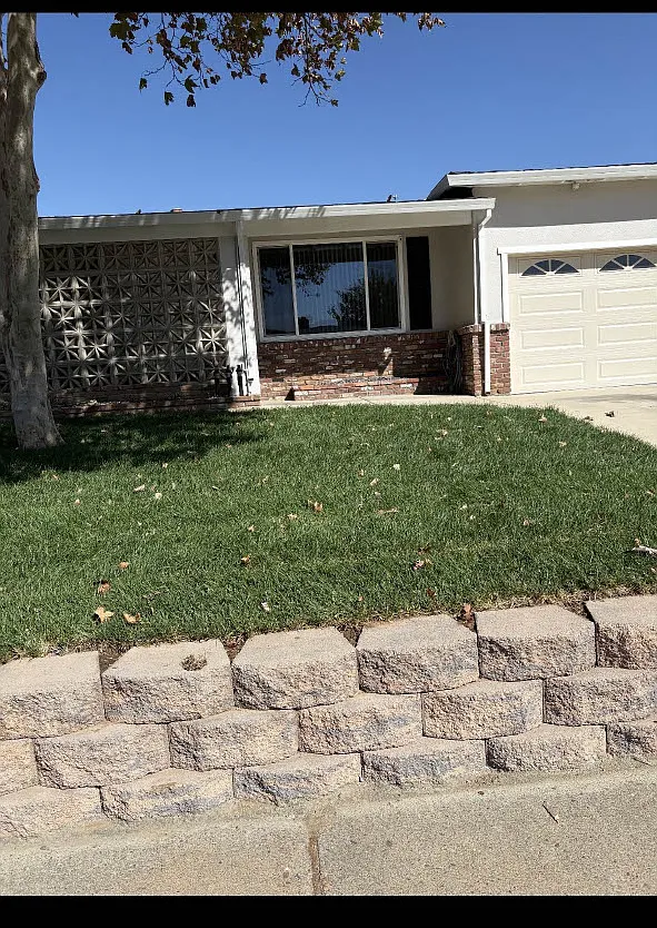 3 bed, 1.5 bath, 1250 sqft, $2,700 — Photo 2
