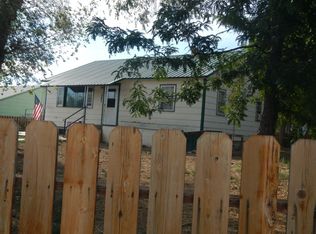 1045 Amoretti St, Thermopolis, WY 82443