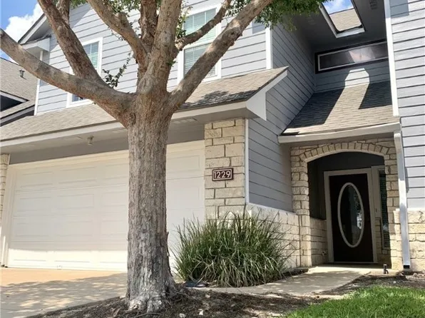 1229 Canyon Creek Cir, College Station, TX 77840