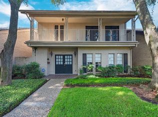 10037 Kemp Forest Dr, Houston, TX 77080