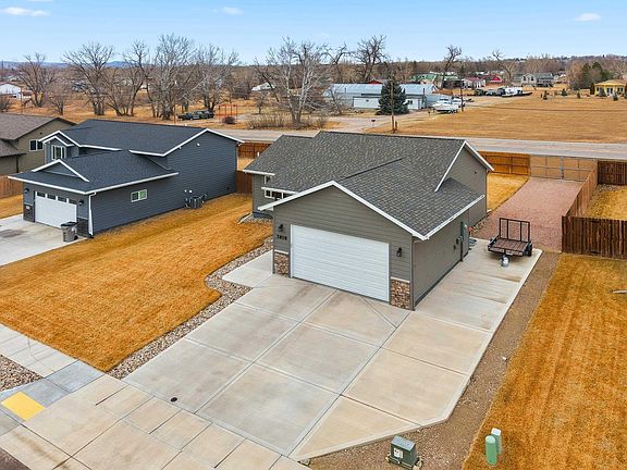 2nd image of 5808 Derringer Rd