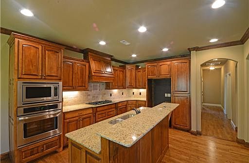 4th image of 5605 Murfield Dr