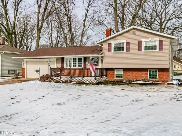 37045 Shoreham Dr, Eastlake, OH 44095