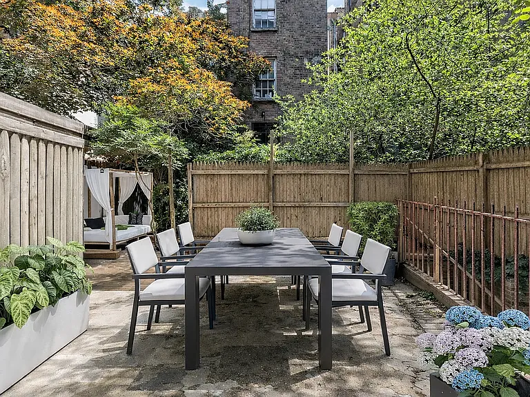 227 W 20th St #1D — Photo 1
