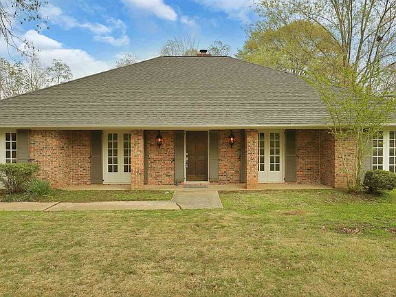 3rd image of 308 Millcreek Dr