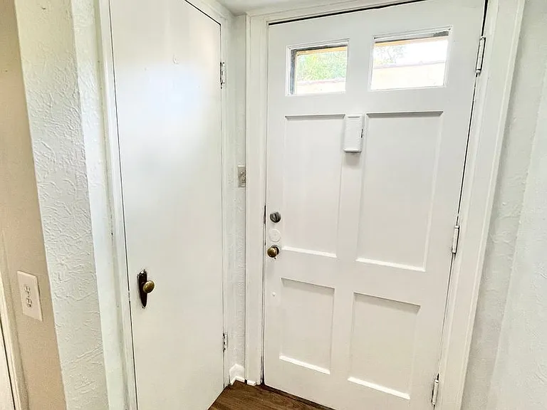 112 Shepherd Ave — Photo 10