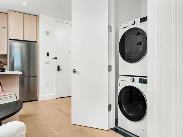 526 Baltic Street image 12 of 62