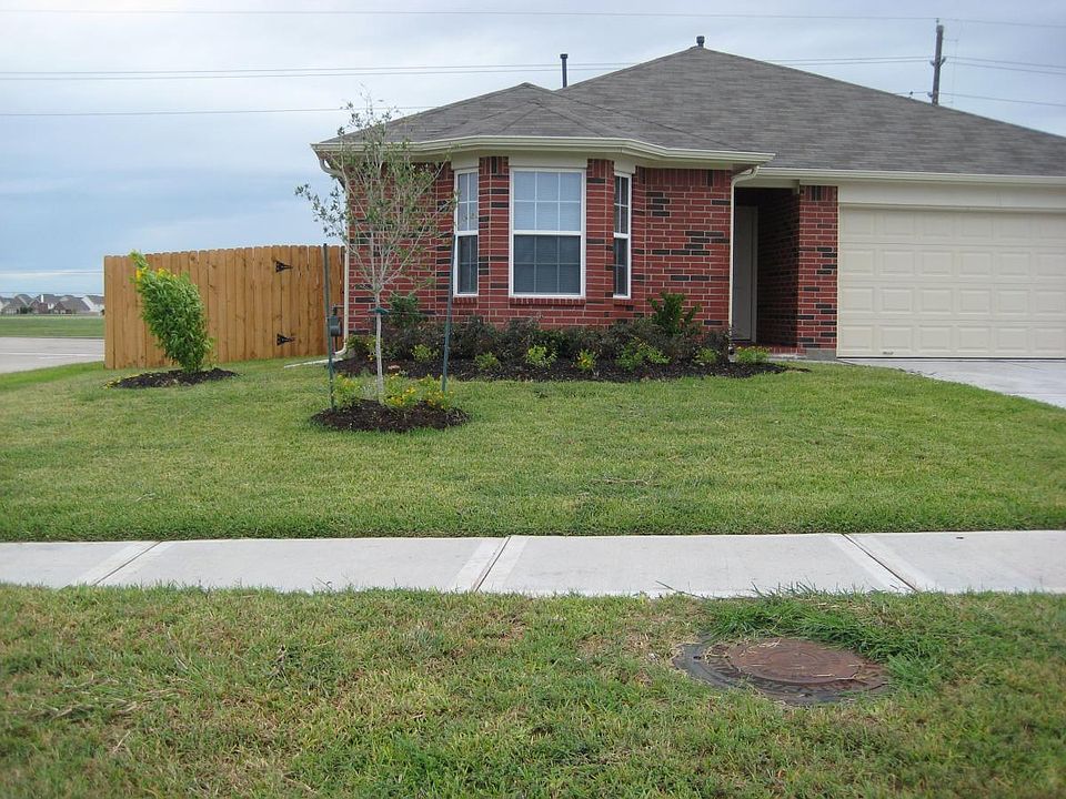 1st image of 7214 Crescent Mills Dr