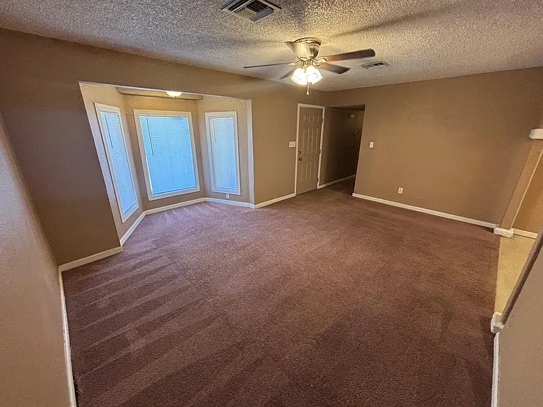 435 W Daffodil St — Photo 5