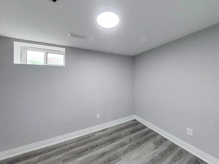668 Frank St #A — Photo 12