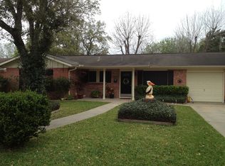 515 Willowick Dr, Port Lavaca, TX 77979