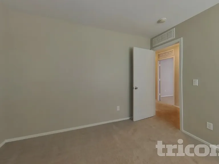 4846 N 113th Dr — Photo 13