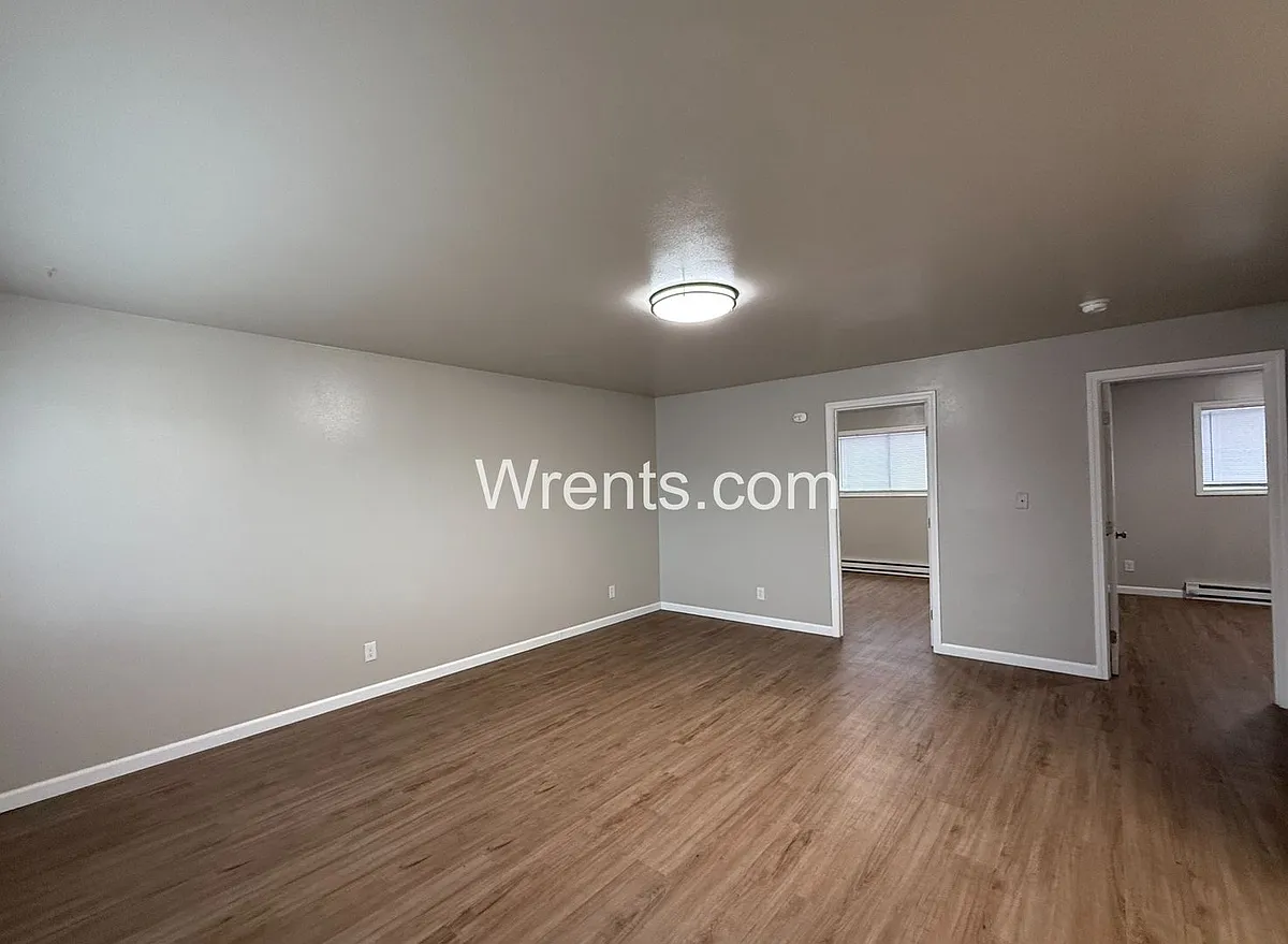 Building Photo - 839 Cedar St #1