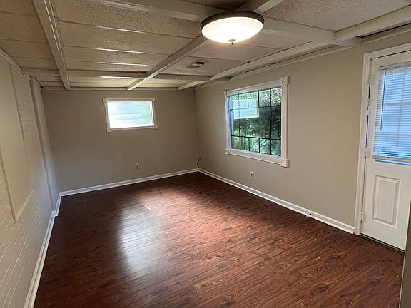 4th image of 2673 Fernwood Ave