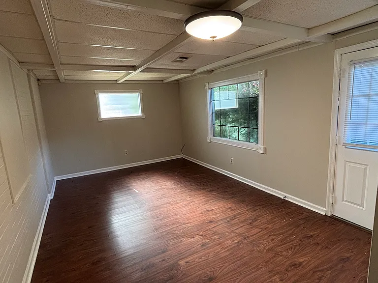 2673 Fernwood Ave — Photo 4