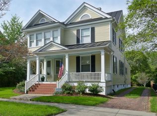 203 E King St, Edenton, NC 27932