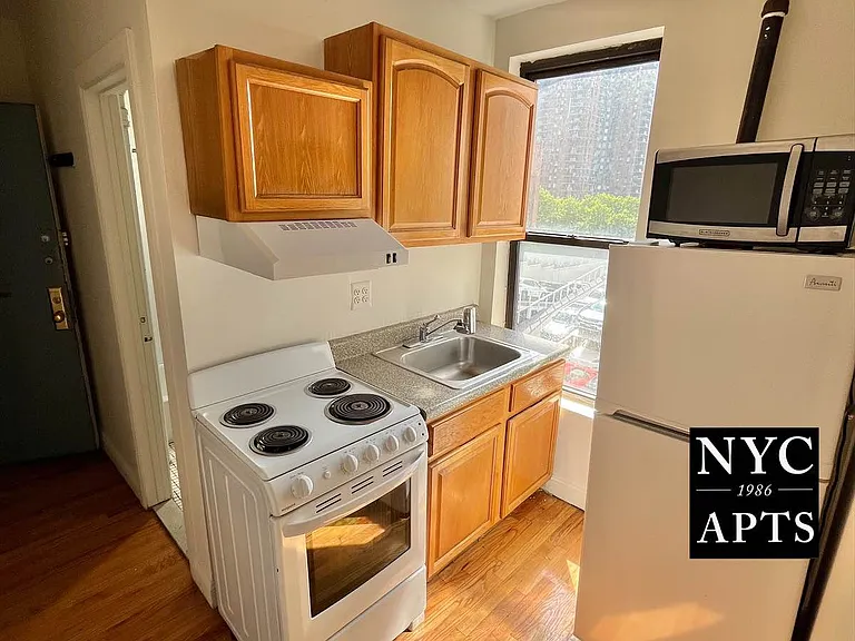 328 W 44th St #63 — Photo 3
