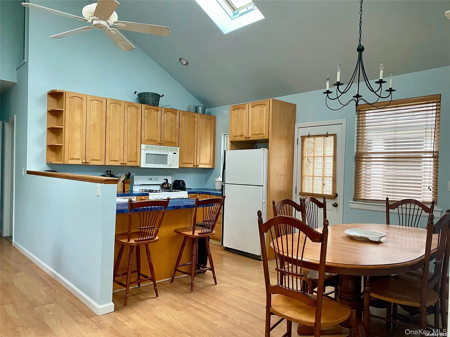 3 bed, 1.0 bath, $3,000 — Photo 3