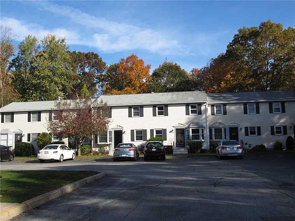 3rd image of 804 Woodhaven Ct