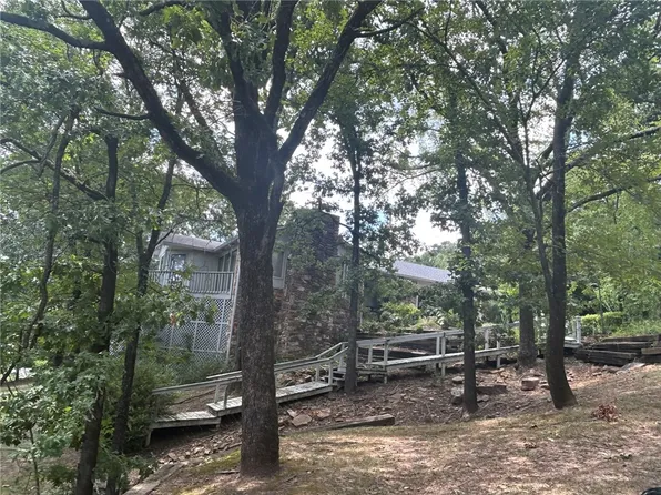 61 Abbey Rd, Russellville, AR 72802