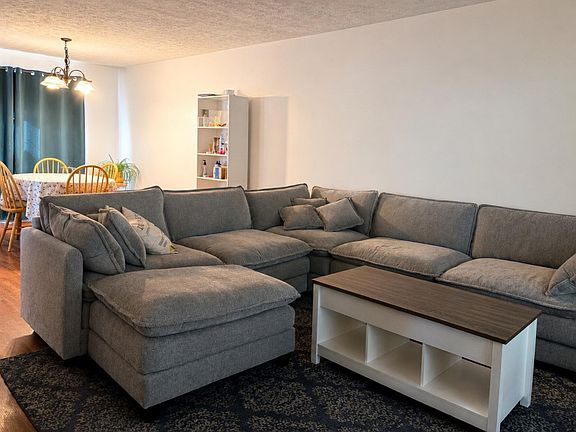 3rd image of 3998 Garrard Dr