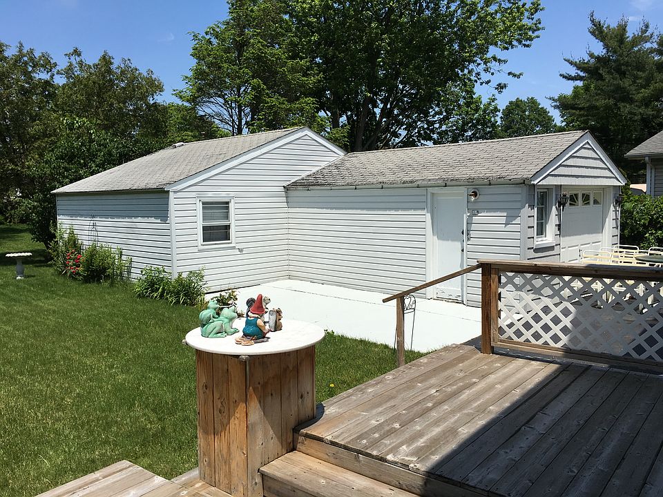 2nd image of 19 Croyden Ln