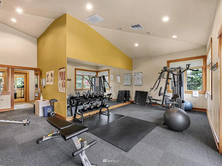 500 Darby Dr #302 — Photo 36