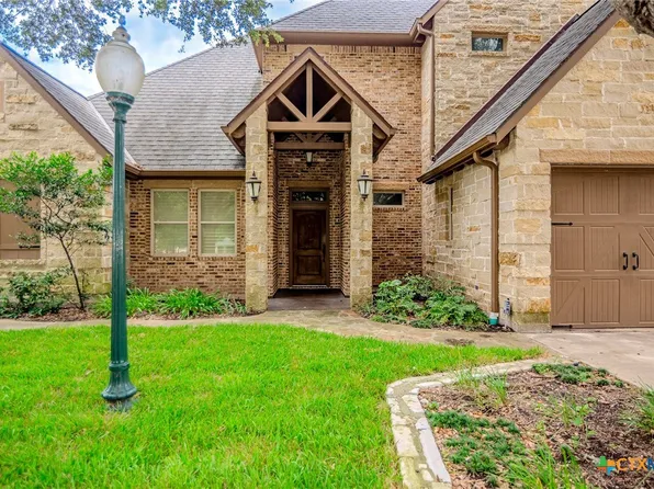 20 Cotswold Ln, Victoria, TX 77904